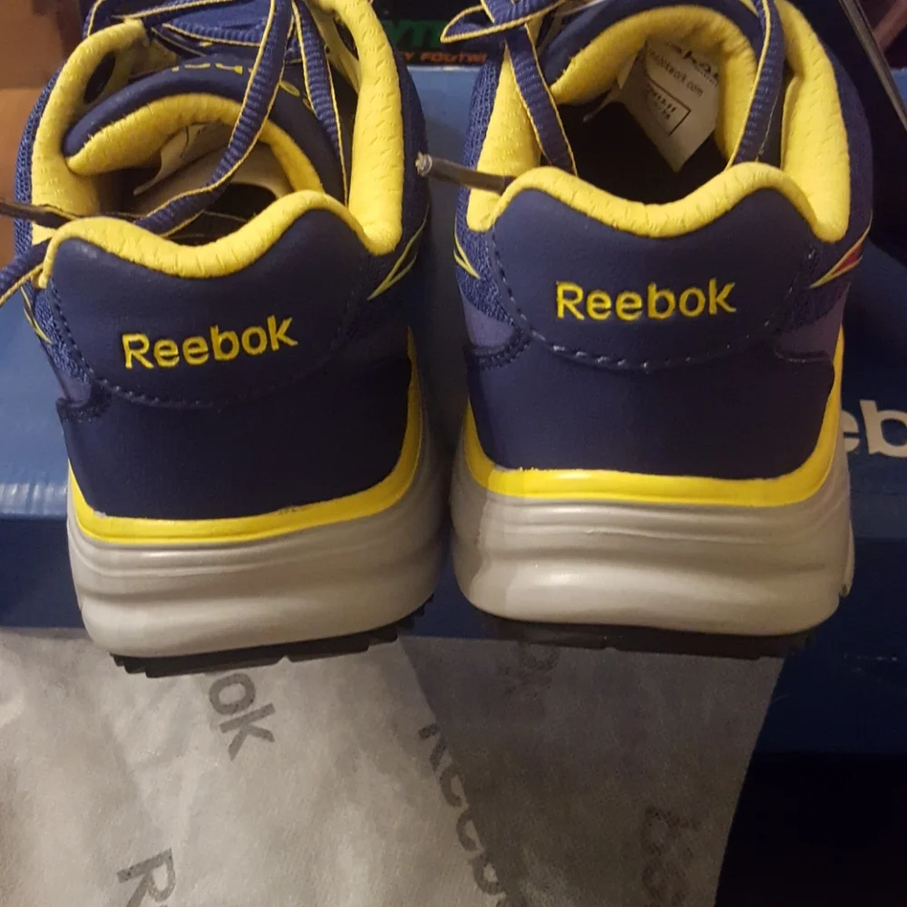 Reebok Work  shoes NWT 5